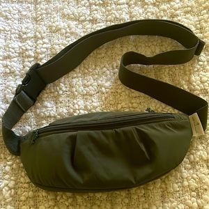 Dark green kaki cross body fabric bad NWOT